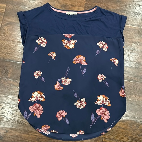 Women’s S capped sleeve dressy top - Picture 1 of 2